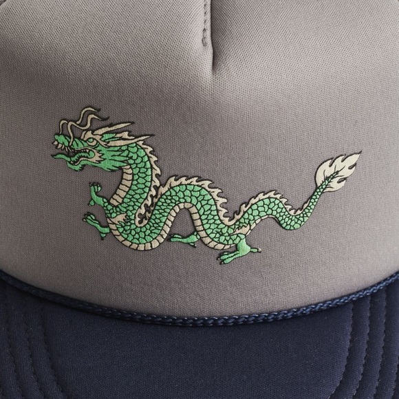 Urban Outfitters Dragon Puff Printed Trucker Hat NWT - Picture 3 of 8